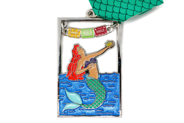 La Sirena Fiesta Medal 2019 Uriel Diaz River Walk Royalty-white